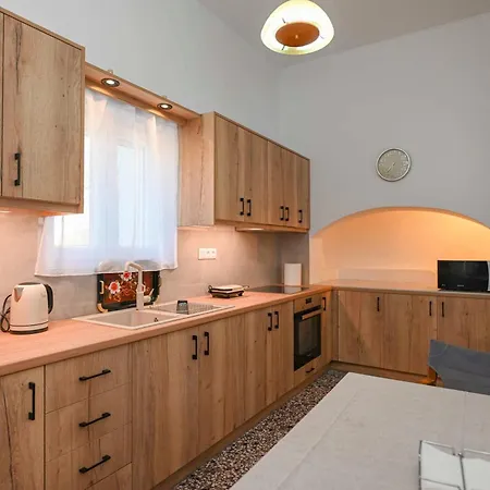 Holiday home η όμορφη κώμη - Beautiful Komi Spacious Komi (Tinos)