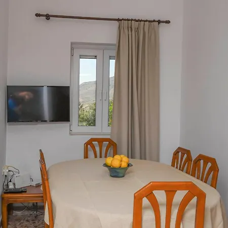 η όμορφη κώμη - Beautiful Komi Spacious